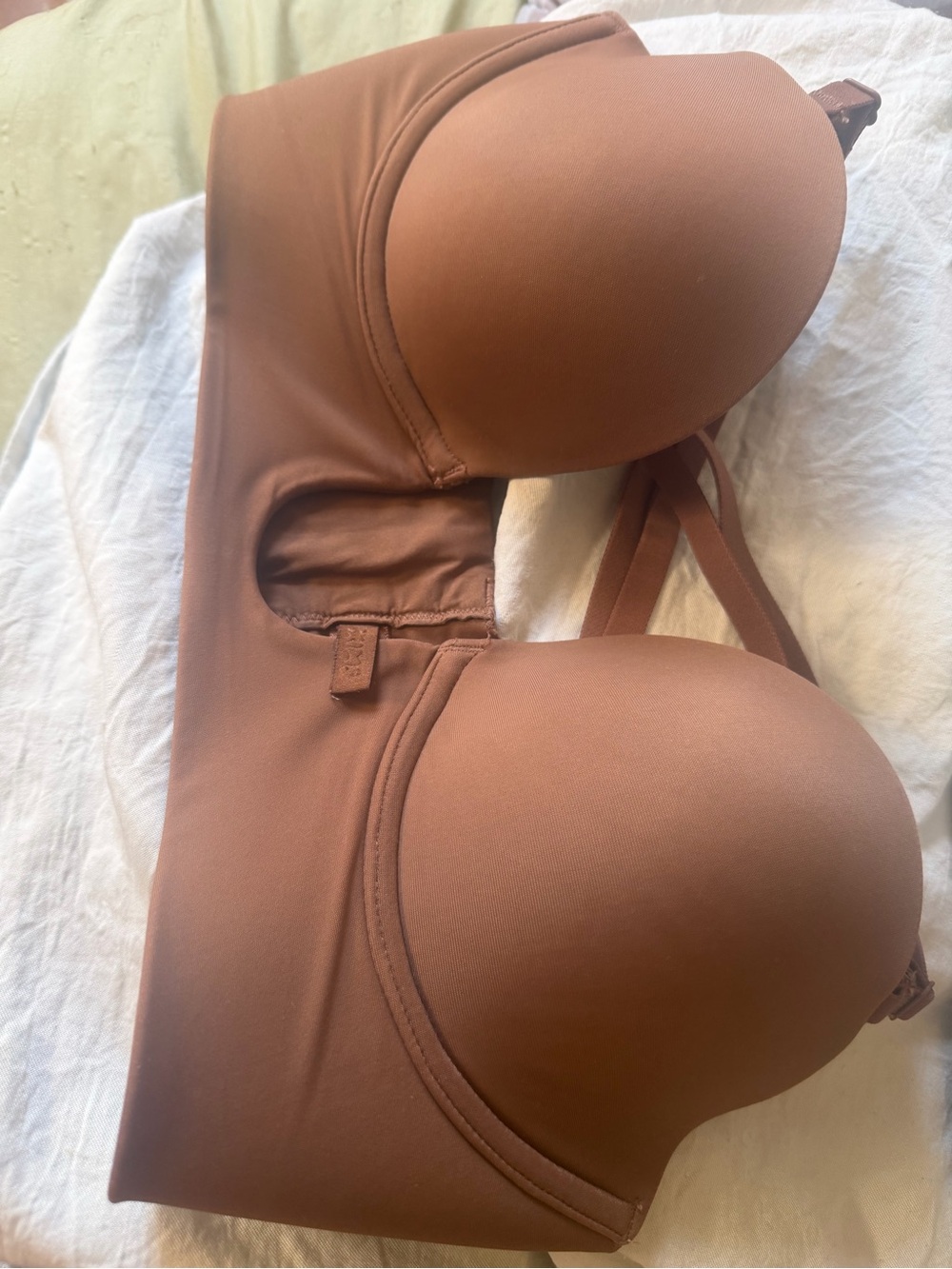 SKIMS Padded Strapless Convertible Strapless Bra in Jasper XS-Small